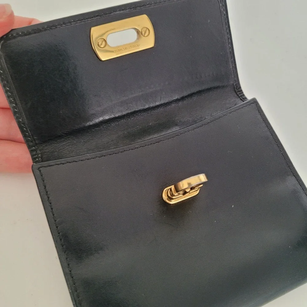 Salvatore Ferragamo Black Leather Gancini Bifold Wallet Vintage 224059 Italy